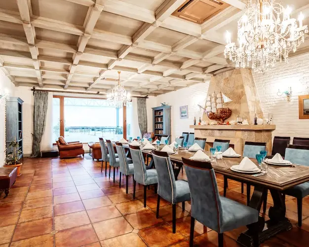 Kodee serves Hotels